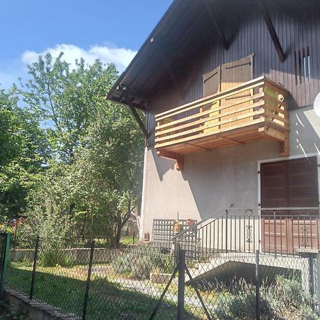 Studio Confortable A Taninges 25 M² Avec Vue Sur Jardin ภายนอก รูปภาพ