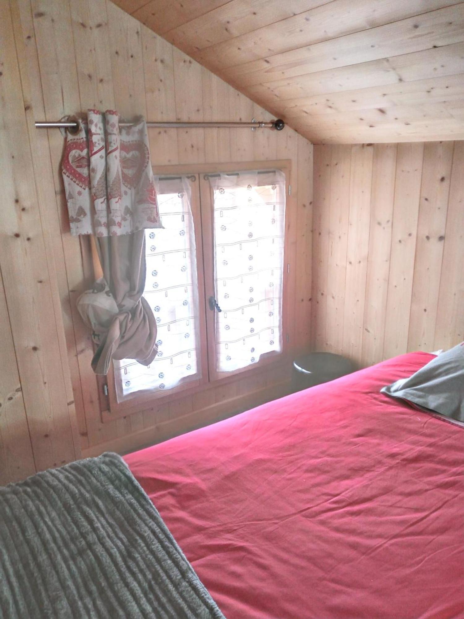 Studio Confortable A Taninges 25 M² Avec Vue Sur Jardin ภายนอก รูปภาพ