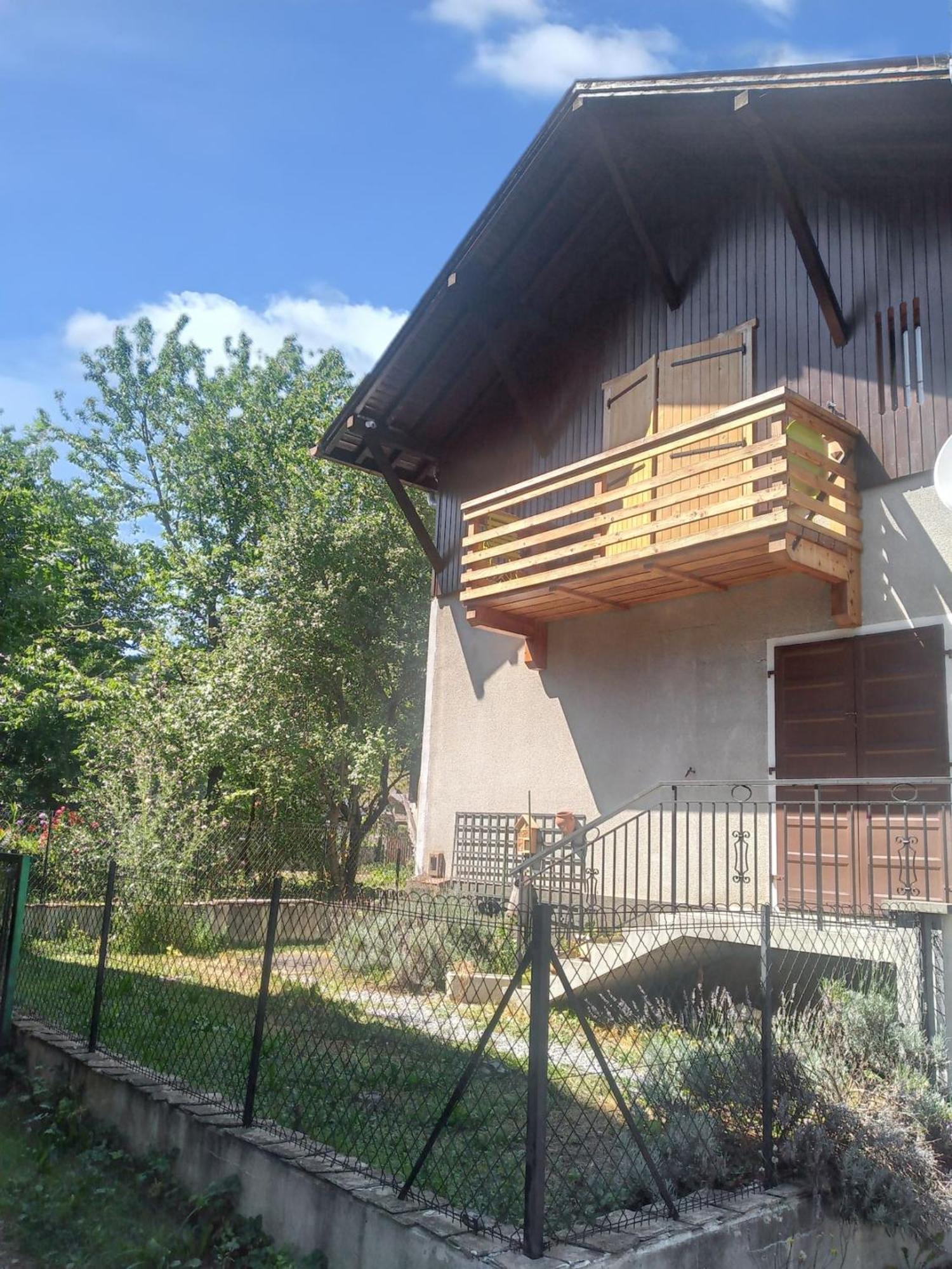 Studio Confortable A Taninges 25 M² Avec Vue Sur Jardin ภายนอก รูปภาพ
